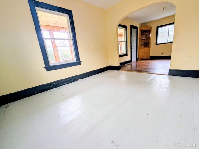 524 Baltic Avenue, Caspian, MI 49915