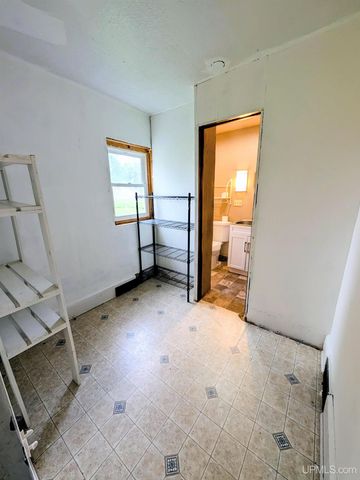 524 Baltic Avenue, Caspian, MI 49915