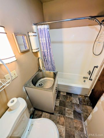 524 Baltic Avenue, Caspian, MI 49915