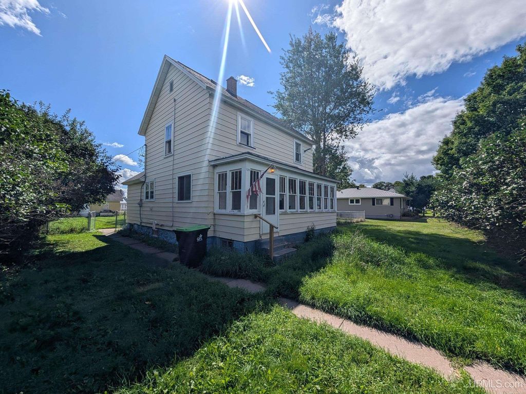 524 Baltic Avenue, Caspian, MI 49915