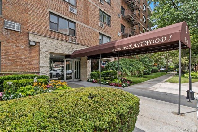8935 155th Ave 3M, Howard Beach, NY 11414