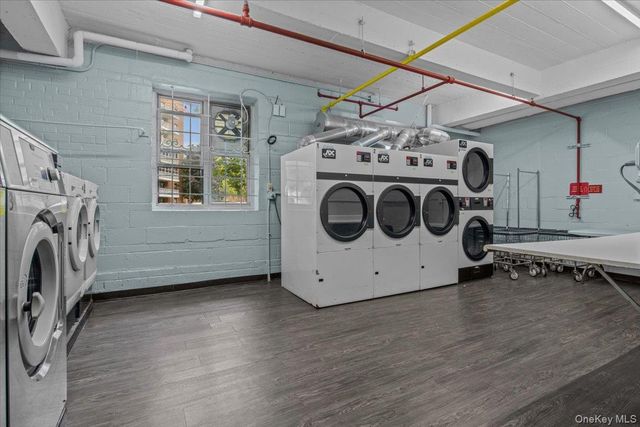 8935 155th Ave 3M, Howard Beach, NY 11414