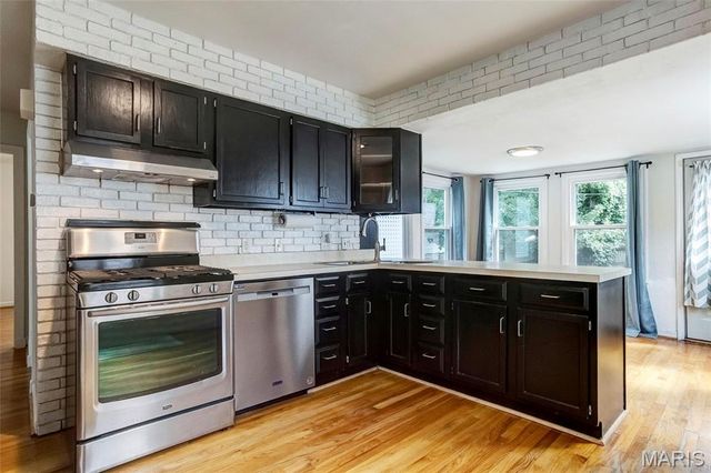 923 Tompkins Street, St Charles, MO 63301