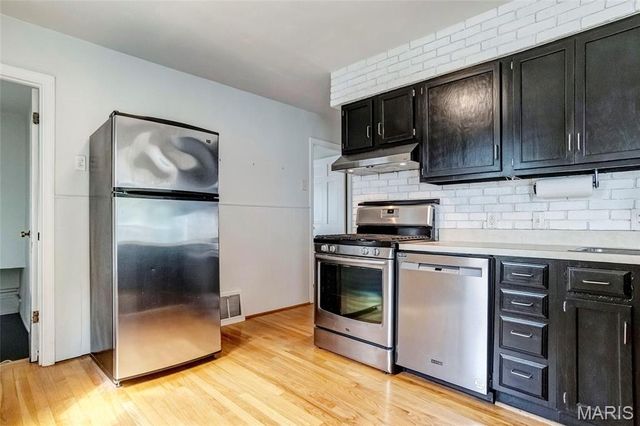 923 Tompkins Street, St Charles, MO 63301