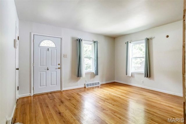 923 Tompkins Street, St Charles, MO 63301