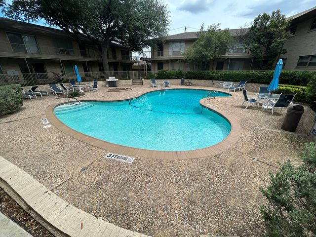 11104 Valleydale Drive D, Dallas, TX 75230