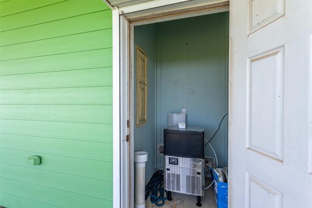 455 Atkinson, Crystal Beach, TX 77650