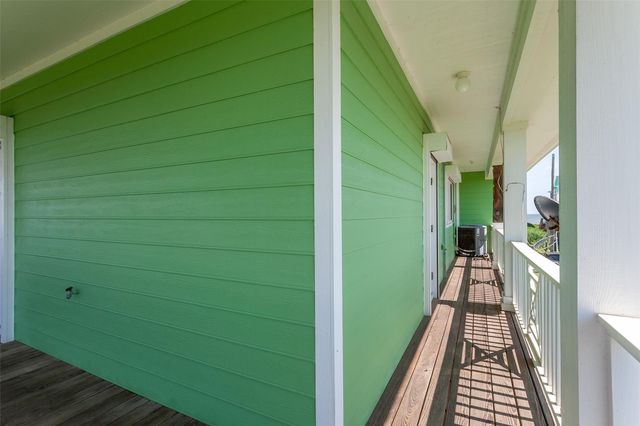 455 Atkinson, Crystal Beach, TX 77650