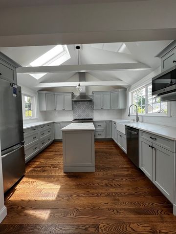 181 Christina St 1, Newton, MA 02461