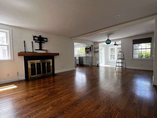 181 Christina St 1, Newton, MA 02461