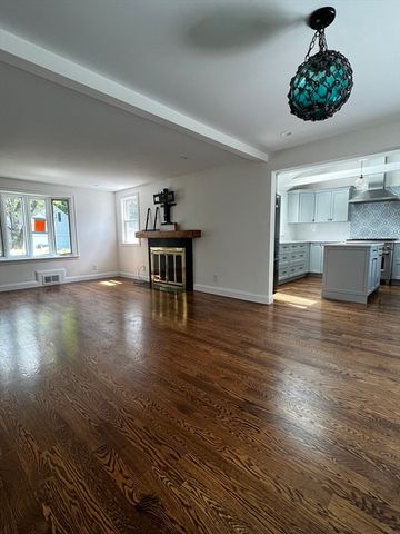 181 Christina St 1, Newton, MA 02461