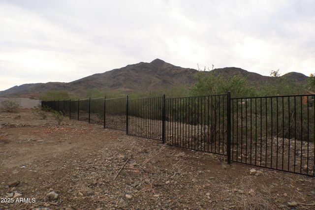 3835 W FOX Road, Laveen, AZ 85339