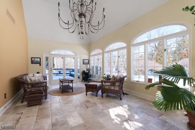 25 Golf View Dr, Franklin Twp., NJ 08540