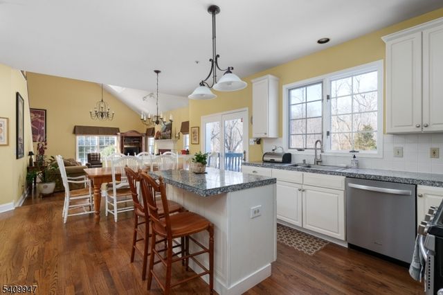 25 Golf View Dr, Franklin Twp., NJ 08540