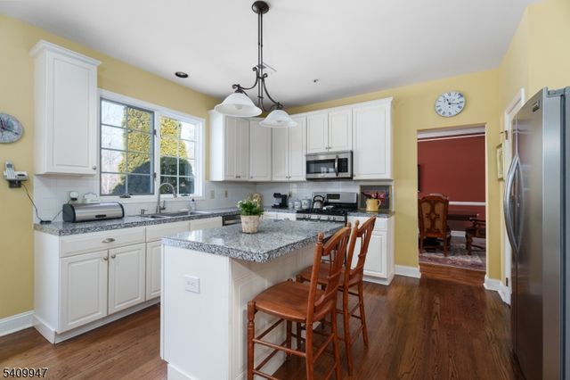 25 Golf View Dr, Franklin Twp., NJ 08540