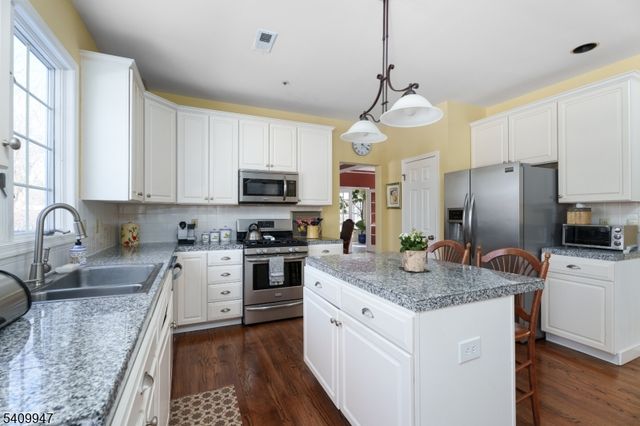 25 Golf View Dr, Franklin Twp., NJ 08540