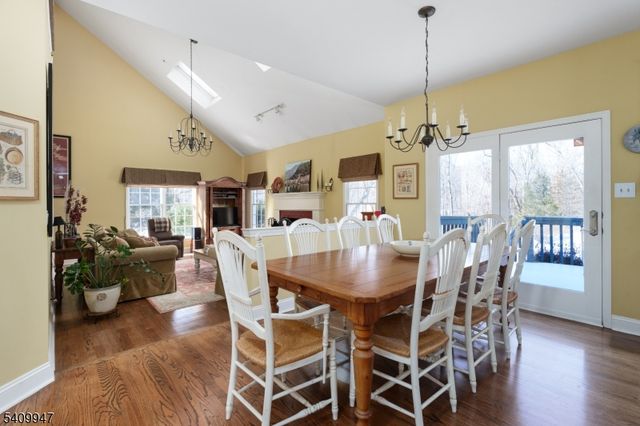 25 Golf View Dr, Franklin Twp., NJ 08540