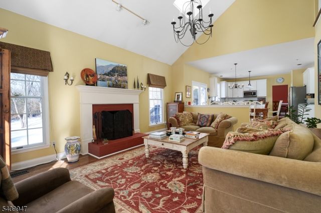 25 Golf View Dr, Franklin Twp., NJ 08540