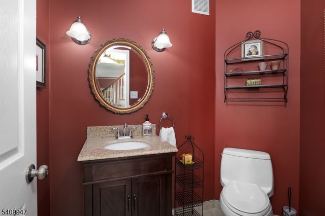 25 Golf View Dr, Franklin Twp., NJ 08540