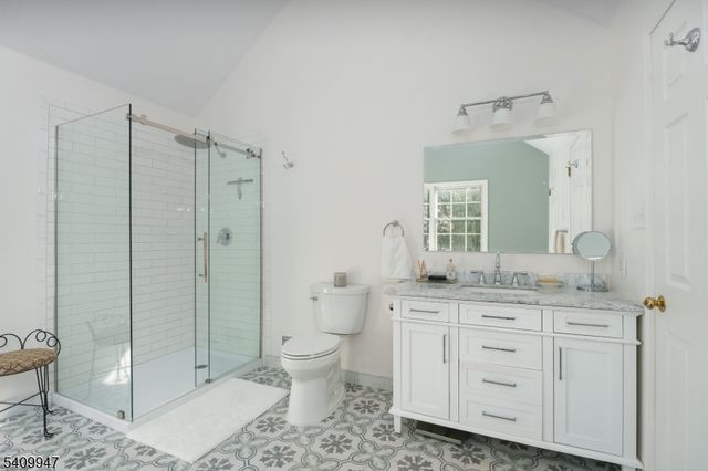 25 Golf View Dr, Franklin Twp., NJ 08540