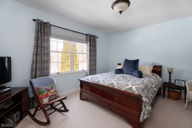 25 Golf View Dr, Franklin Twp., NJ 08540