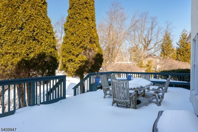 25 Golf View Dr, Franklin Twp., NJ 08540