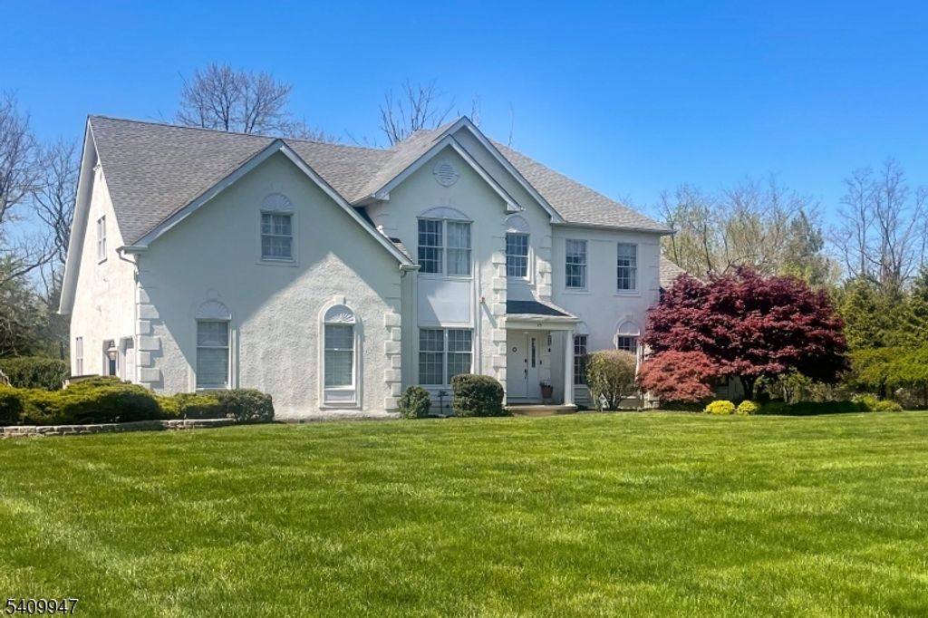 25 Golf View Dr, Franklin Twp., NJ 08540