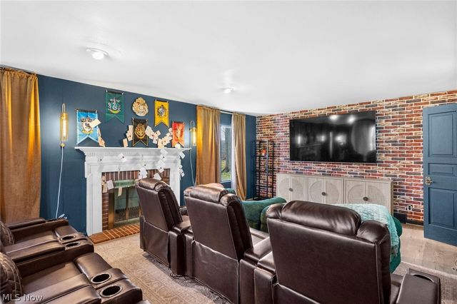 1969 Twin Oaks Drive, Girard, OH 44420