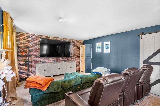 1969 Twin Oaks Drive, Girard, OH 44420
