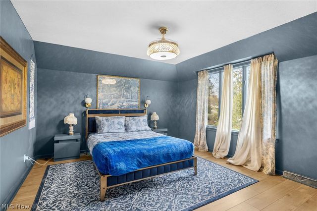 1969 Twin Oaks Drive, Girard, OH 44420