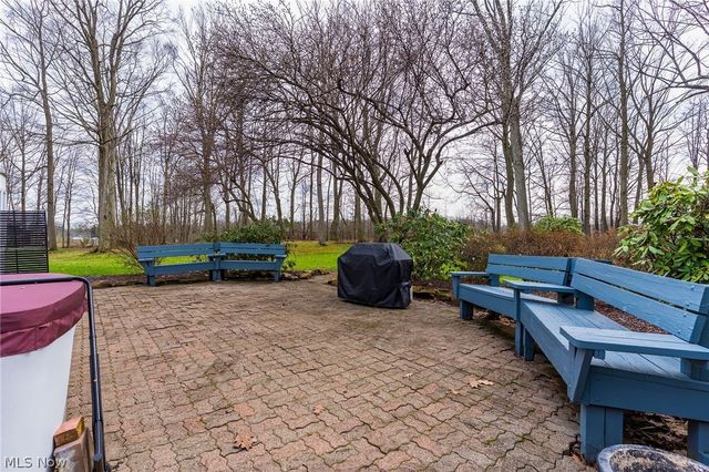 1969 Twin Oaks Drive, Girard, OH 44420