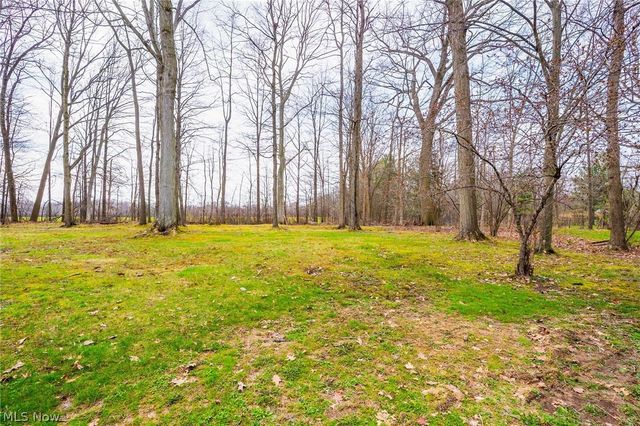 1969 Twin Oaks Drive, Girard, OH 44420