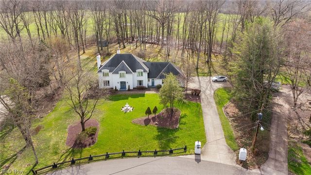 1969 Twin Oaks Drive, Girard, OH 44420