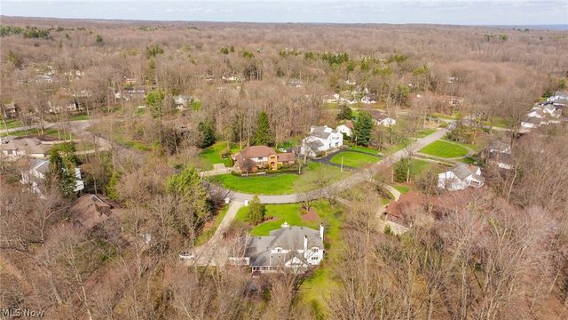 1969 Twin Oaks Drive, Girard, OH 44420
