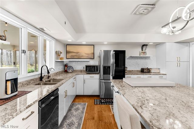 1969 Twin Oaks Drive, Girard, OH 44420