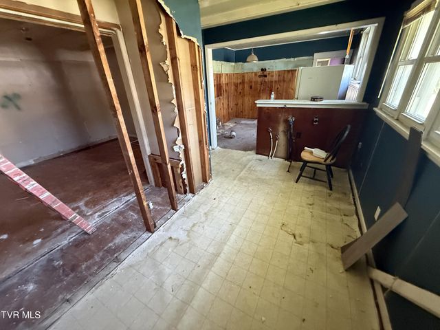 656 North Main Avenue, Erwin, TN 37650