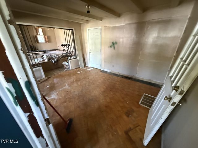 656 North Main Avenue, Erwin, TN 37650