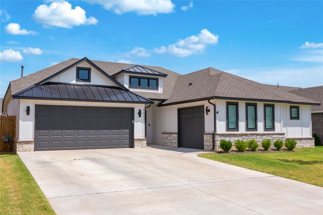 6807 S Indianwood Avenue W, Broken Arrow, OK 74011