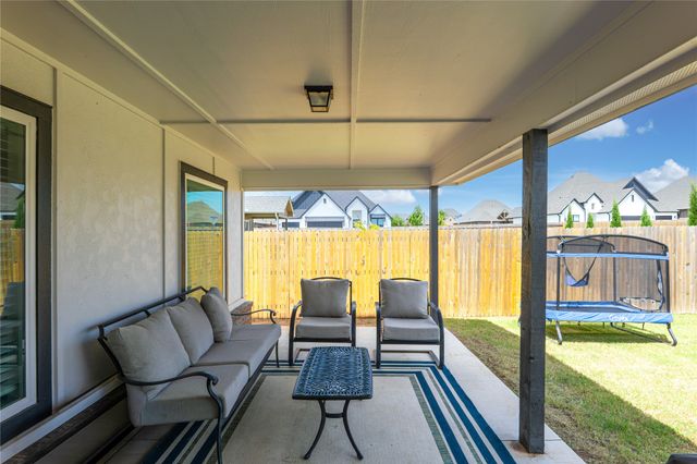 6807 S Indianwood Avenue W, Broken Arrow, OK 74011