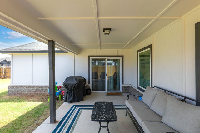 6807 S Indianwood Avenue W, Broken Arrow, OK 74011
