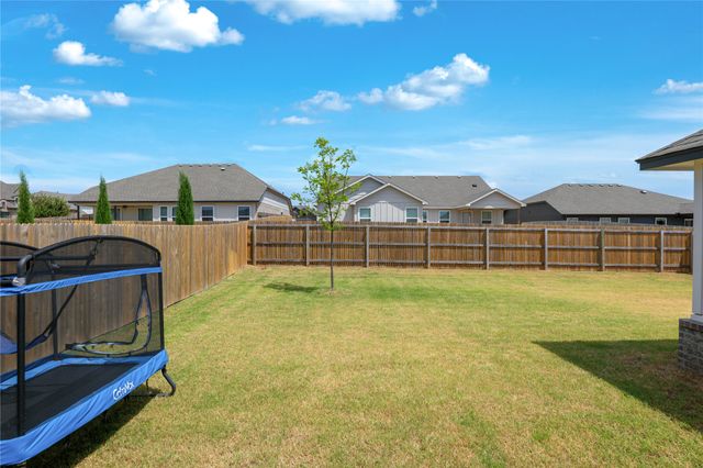 6807 S Indianwood Avenue W, Broken Arrow, OK 74011