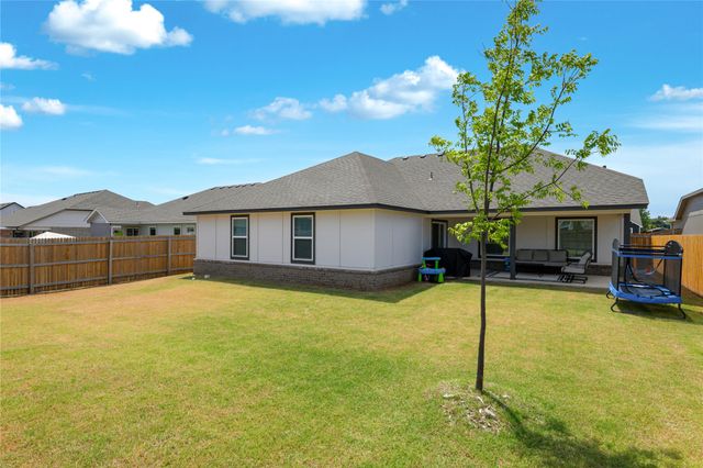 6807 S Indianwood Avenue W, Broken Arrow, OK 74011
