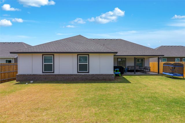 6807 S Indianwood Avenue W, Broken Arrow, OK 74011