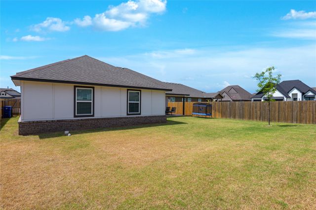 6807 S Indianwood Avenue W, Broken Arrow, OK 74011