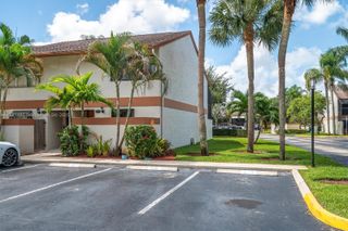 4270 SW 70th Terr, Davie, FL 33314