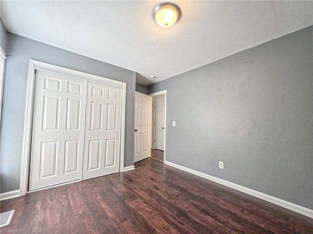 3 Woodlake Court, Greensboro, NC 27406