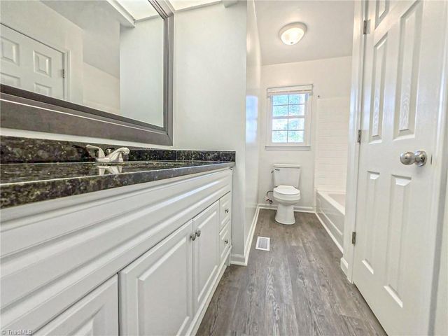 3 Woodlake Court, Greensboro, NC 27406