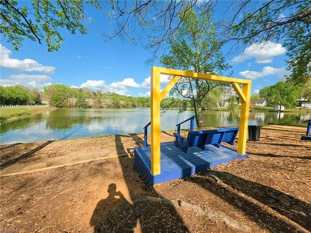 3 Woodlake Court, Greensboro, NC 27406