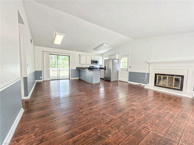 3 Woodlake Court, Greensboro, NC 27406