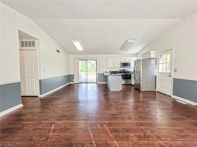3 Woodlake Court, Greensboro, NC 27406
